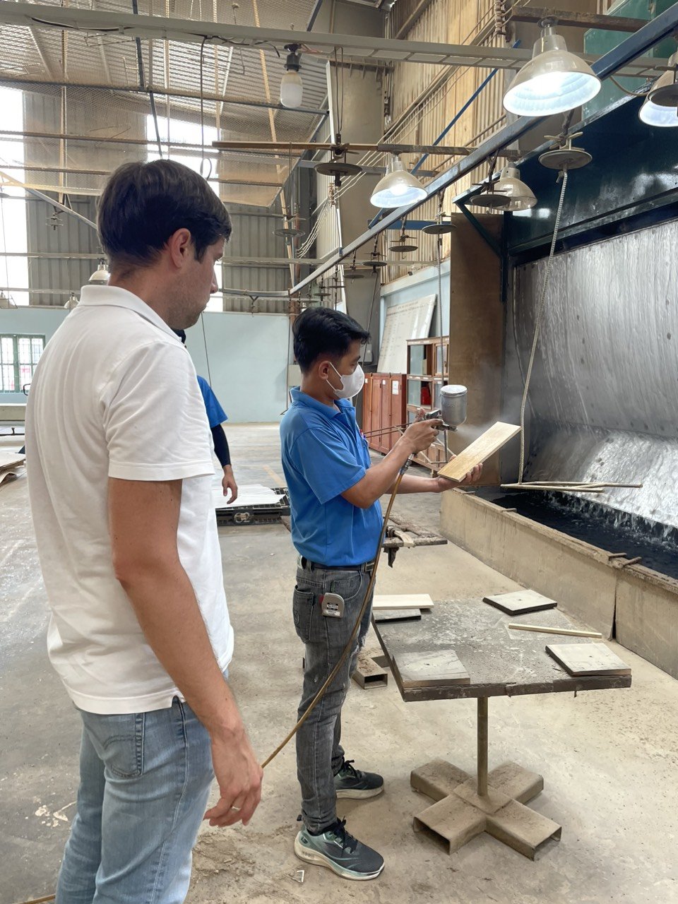 Simone – Commercial Director of NOVALK conducted the testing processes at factories introduced by Source of Asia Simone - Commercial Director of NOVALK conducted the testing processes at factories introduced by Source of Asia