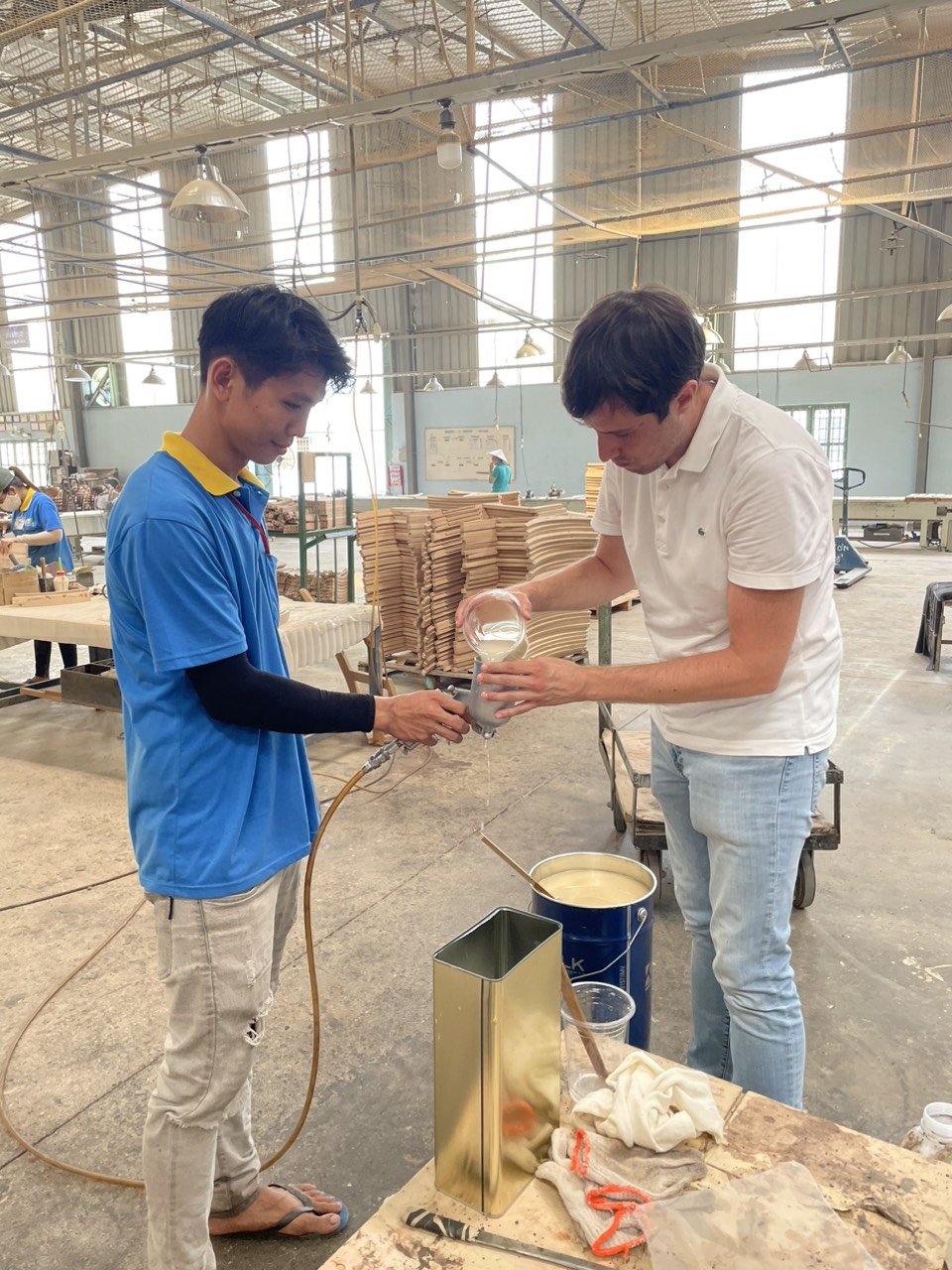 Simone – Commercial Director of NOVALK conducted the testing processes at factories introduced by Source of Asia Simone - Commercial Director of NOVALK conducted the testing processes at factories introduced by Source of Asia