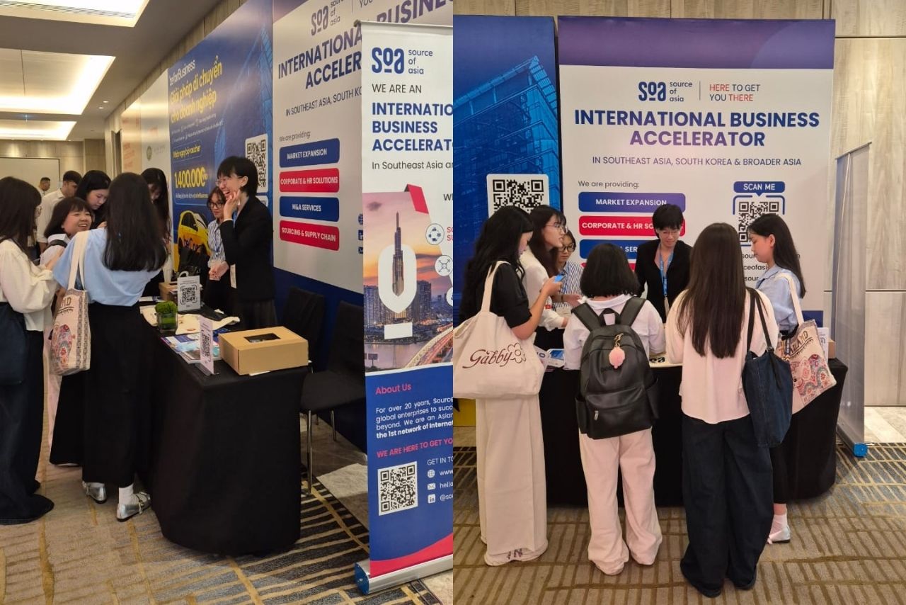 Students engaging with Source of Asia at the Talent Zone during Work the Nordic Way 2025 to explore career opportunities.